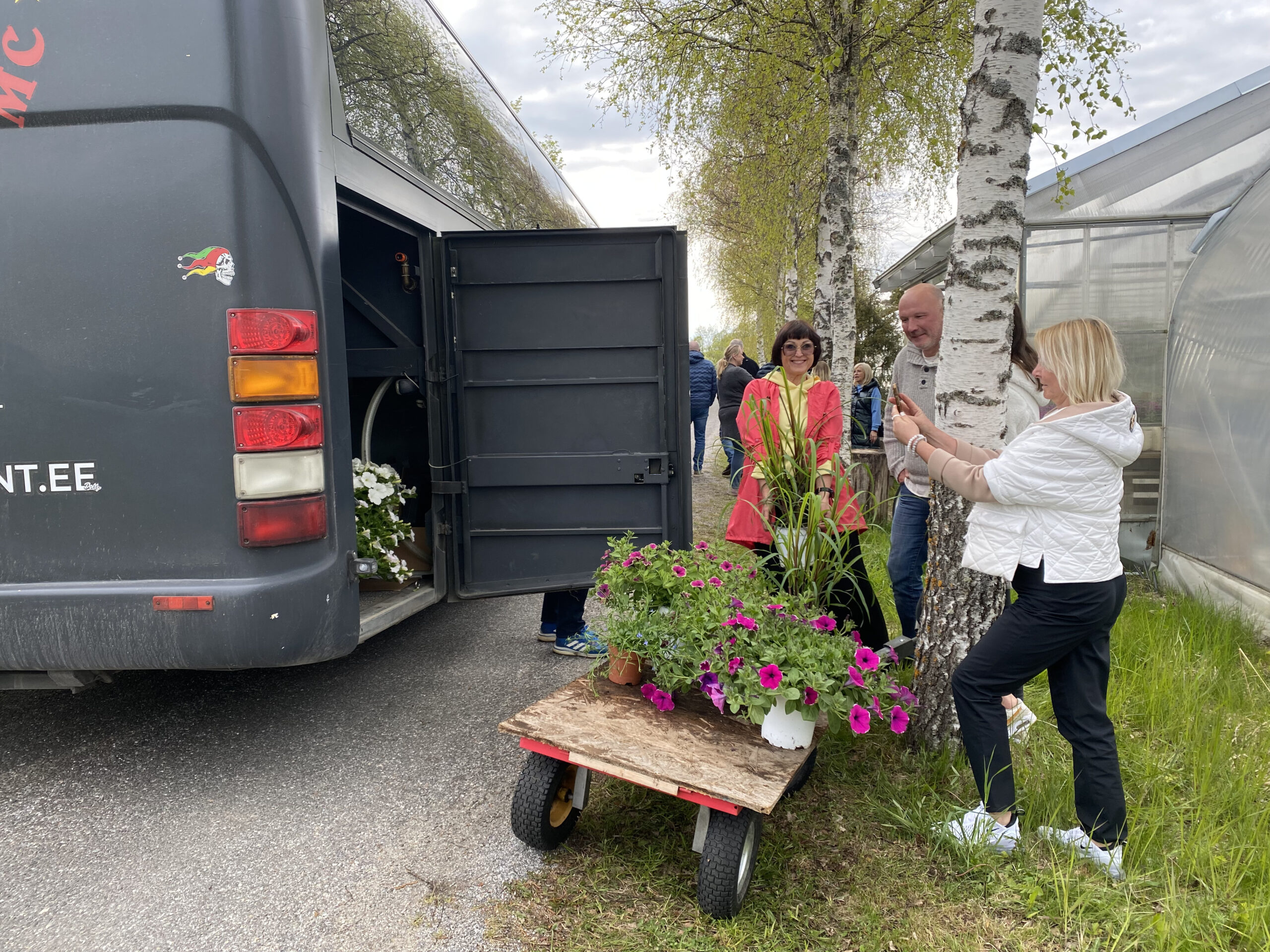 lillesõbrad lilleparuni juures